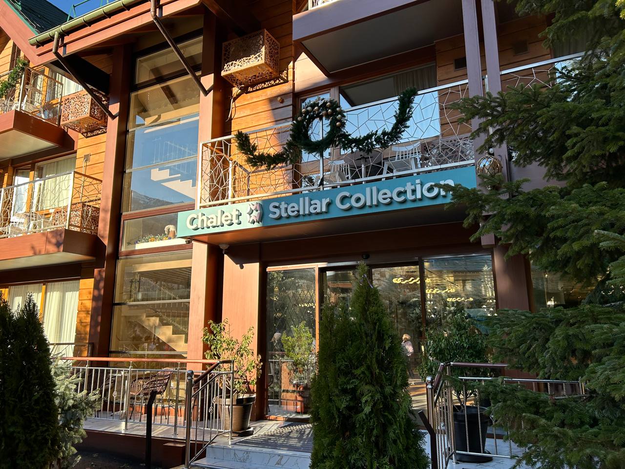 STELLAR COLLECTION CHALET